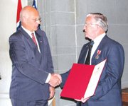 Verlyn receives the St Olaf Medal