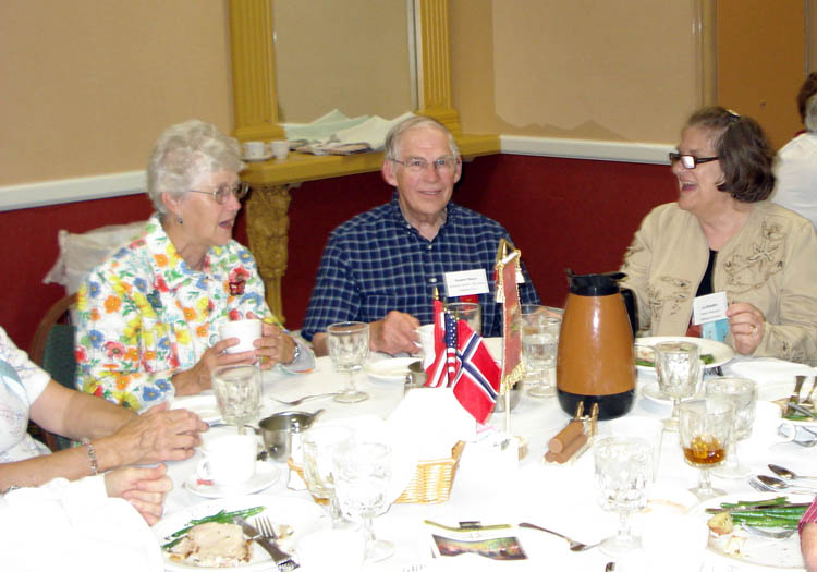 Lag Members at the Banquet